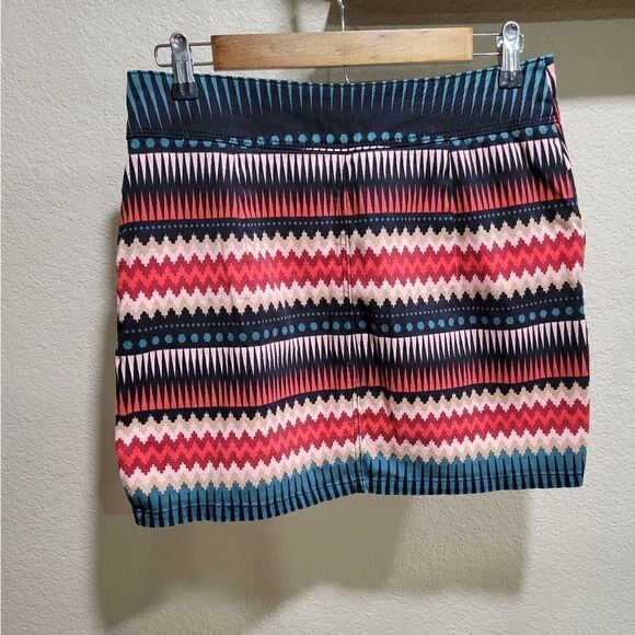 H&M divided geometric print skirt - Picture 2 of 6